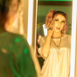 Model - ALICE WEIRD piercing