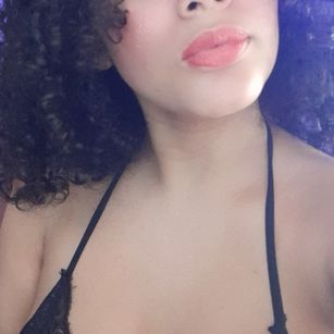 Model - kamillwebb squirt