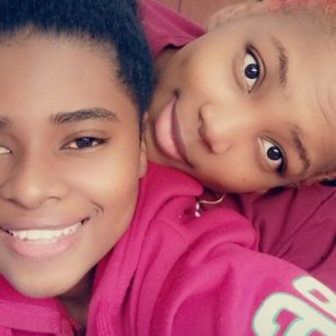 Model - Kristen And Stella feet