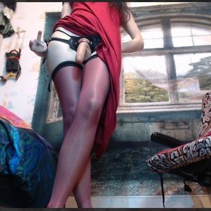 Model - Miss Stress heels