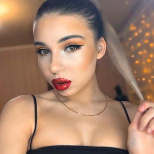 Model - KittyAlina kiss