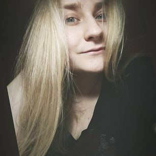 Model - KseniaX Blonde