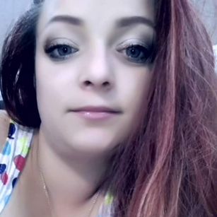 Model - Elyssa curvy