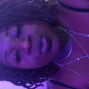 Model - JuicyKay curvy