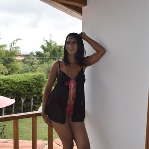 Model - Nicoll natural