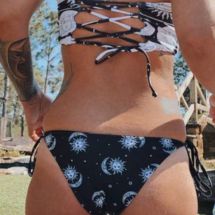 Model - Bando s babe squirter