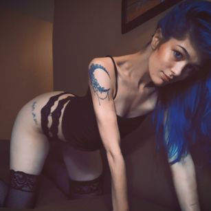 Model - Willow Rae dildo