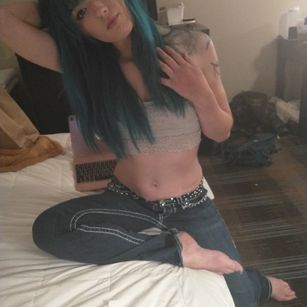 Model - Willow Rae petite