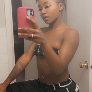 Model - Tha Bae dreadhead