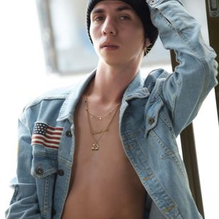 Model - Cardell_Clark dildo