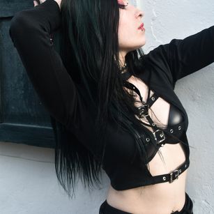 Model - Bella Ravenn ass