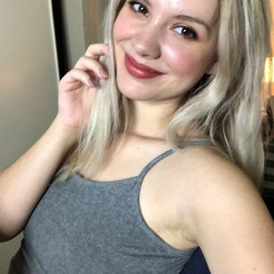 Model - L rose ass