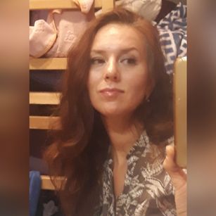 Model - MartishaQRed striptease