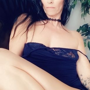 Model - SavannahBendz masturbation