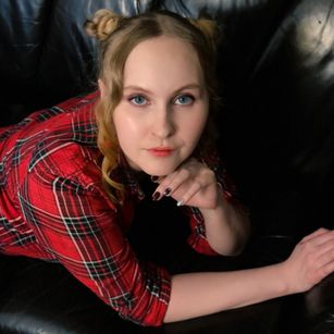 Model - OliviaTate cum