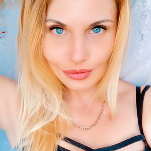 Model - Viola hotblond