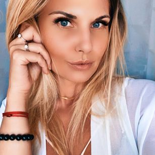 Model - Viola hotbody