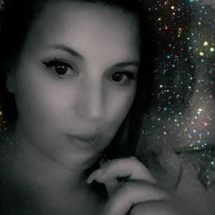 Model - Mercedes_ highheels