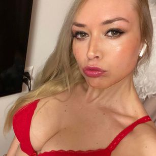 Model - Morgan masturbation