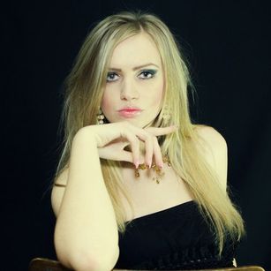 Model - c.a.s.i.n.o. pussy