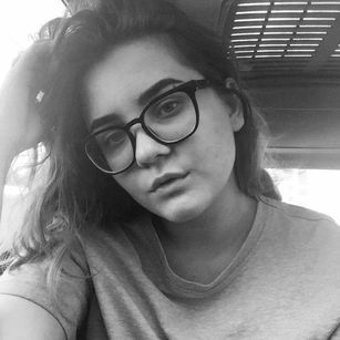 Model - Miracle Peach striptease