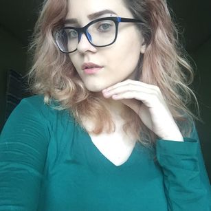 Model - Miracle Peach blowjobs