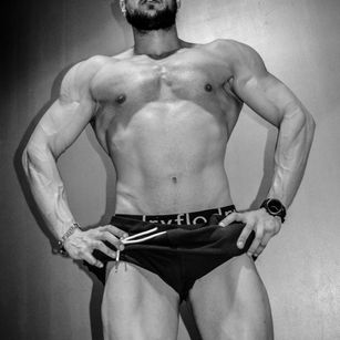 Model - DeimonRay brunette