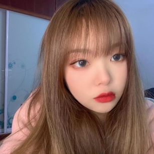 Model - Liuyan uniform