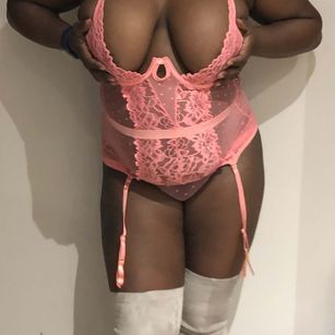 Model - Machelle Monroe aka Empress Machelle sph