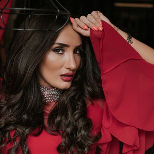 Model - AnnaKarev lips