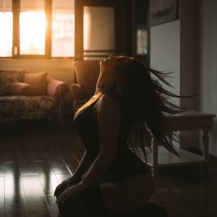 Model - AnnaKarev bigtits