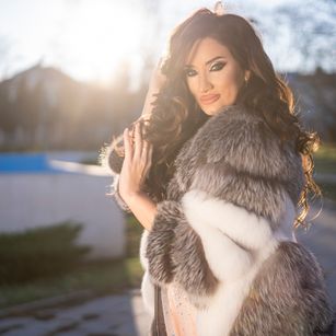 Model - AnnaKarev lips