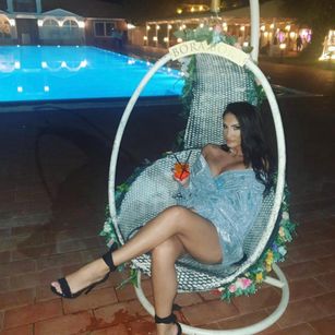 Model - AnnaKarev lips