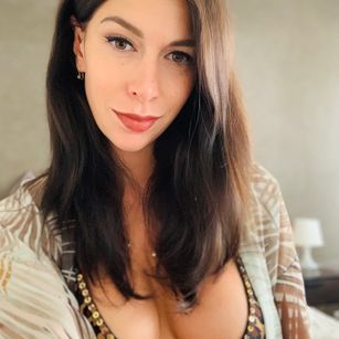 Model - Ani Blackfox pornstar