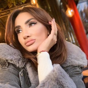 Model - AnnaKarev legs