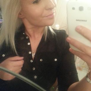 Model - Bella Moore 1