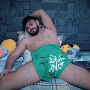 Model - dannybadboyme13 romanian