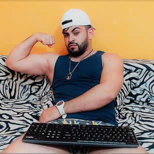 Model - dannybadboyme13 smoke