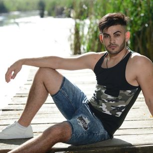 Model - dannybadboyme13 smoke