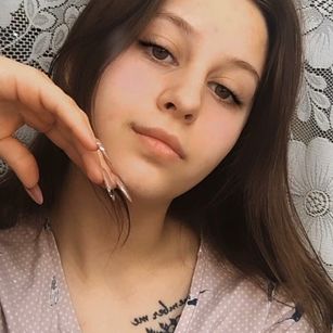 Model - Glamorous_Caramel humor