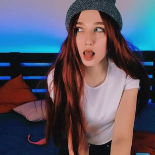 Model - MissLilyy shaved