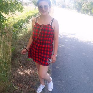 Model - Annie Rios lovely