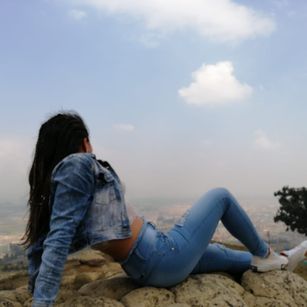 Model - Annie Rios Funny