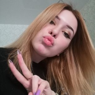 Model - Anastasia hardnipples