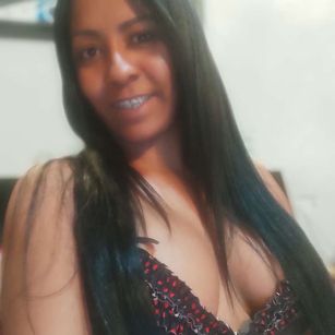 Model - daifne latina