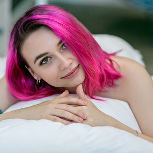 Model - Uma footfetish