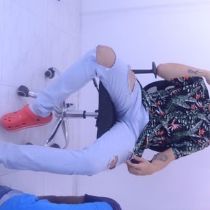 Model - Ginno Life Blue feet