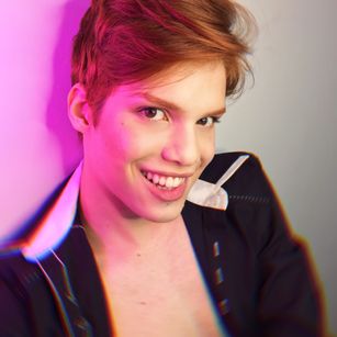 Model - The Devils Advocate Twink