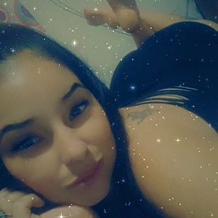 Model - maadelyn naked