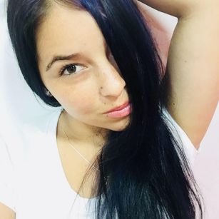 Model - maadelyn anal